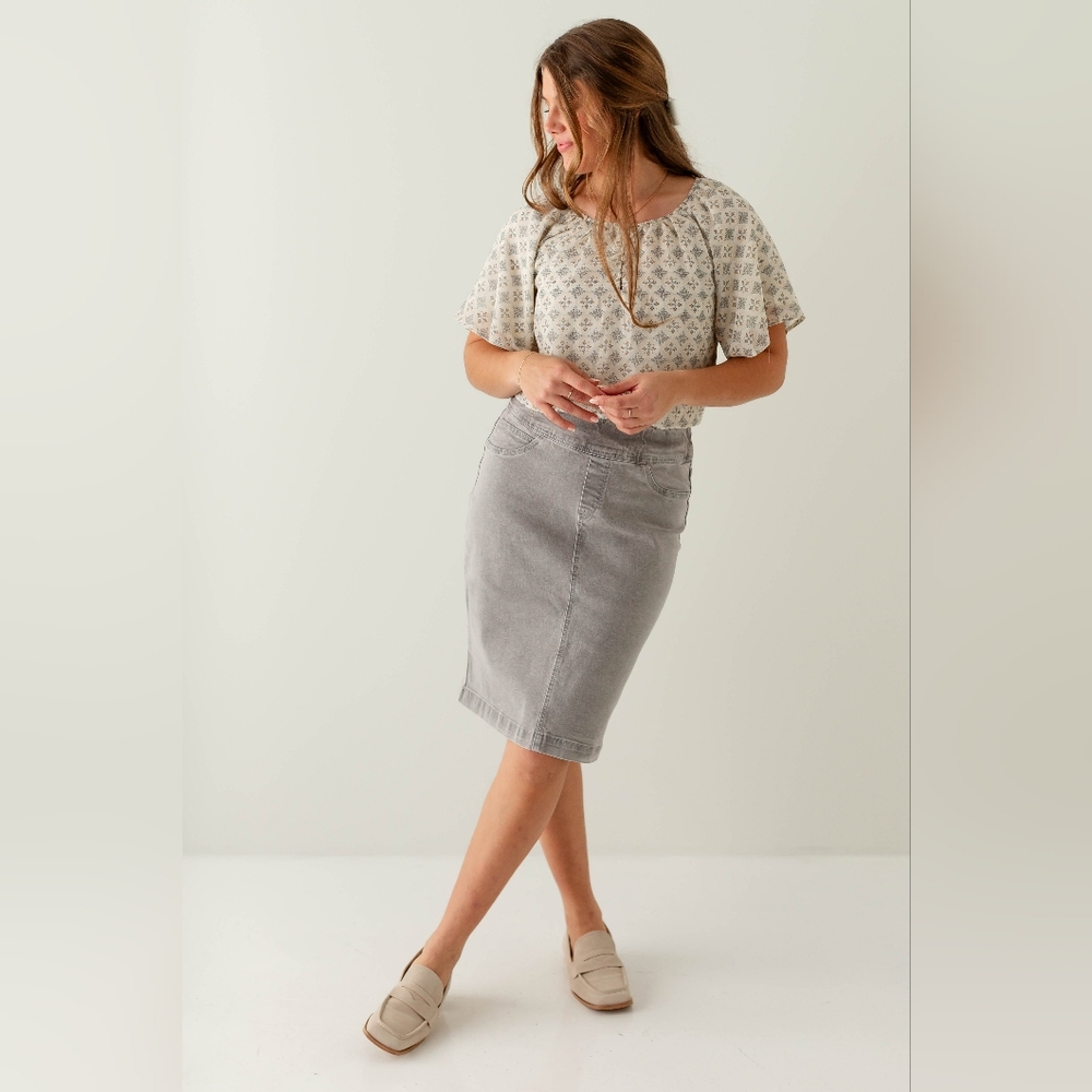 NWT Denim Gray Skirt Main Street Exchange